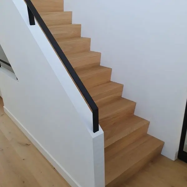 Eiken Z-trap met Staal op Wandjes 3