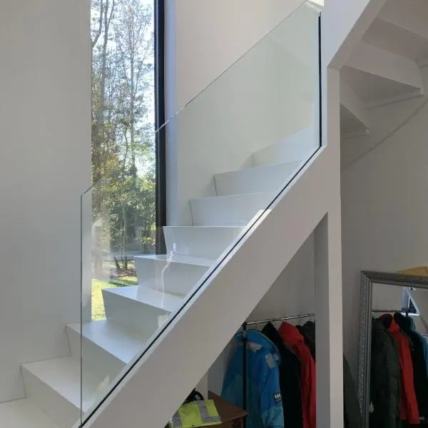 Witte Z-trap met Glas 1